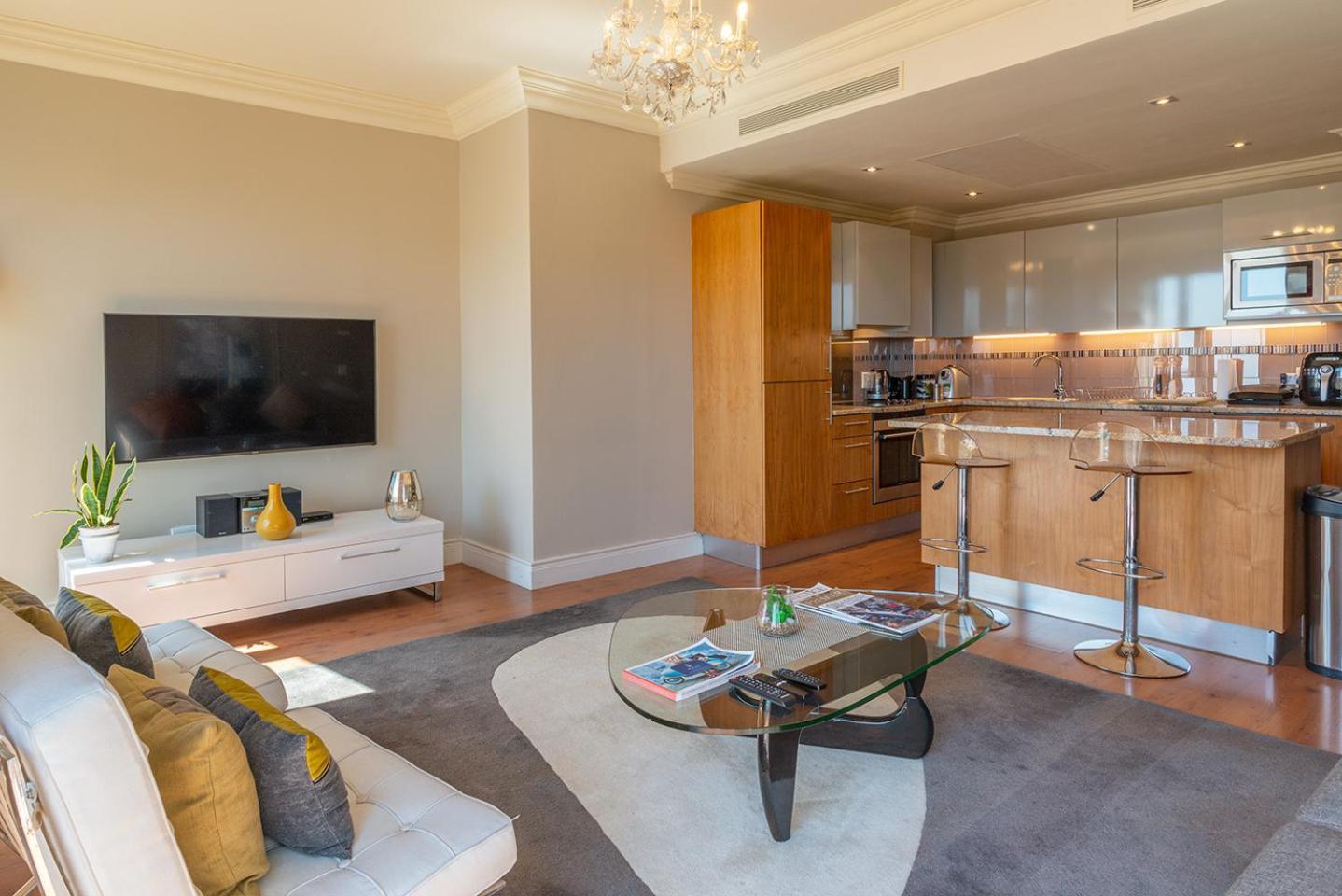 Cape Royale Luxury By Nivar Cape Town Exterior photo