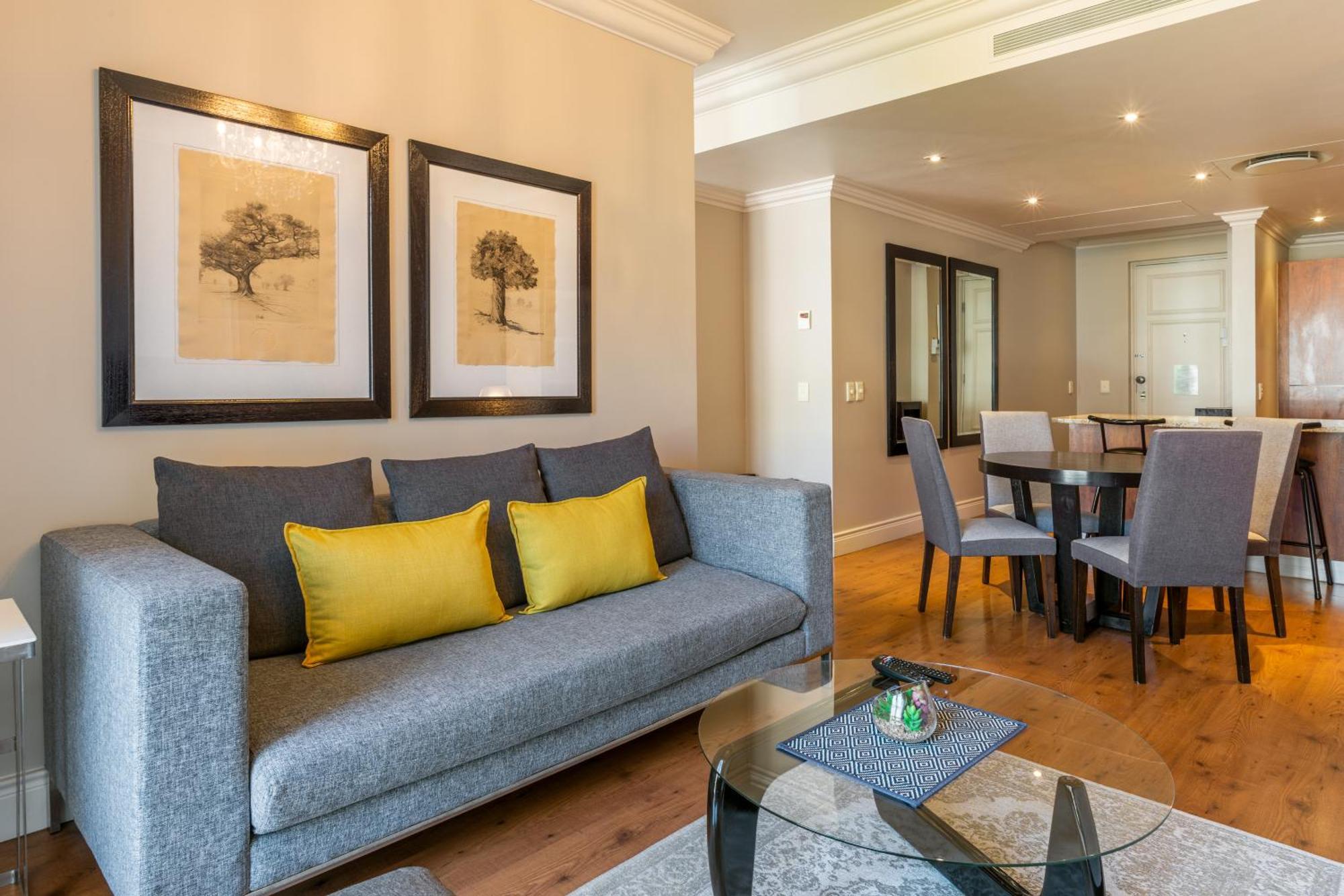 Cape Royale Luxury By Nivar Cape Town Exterior photo