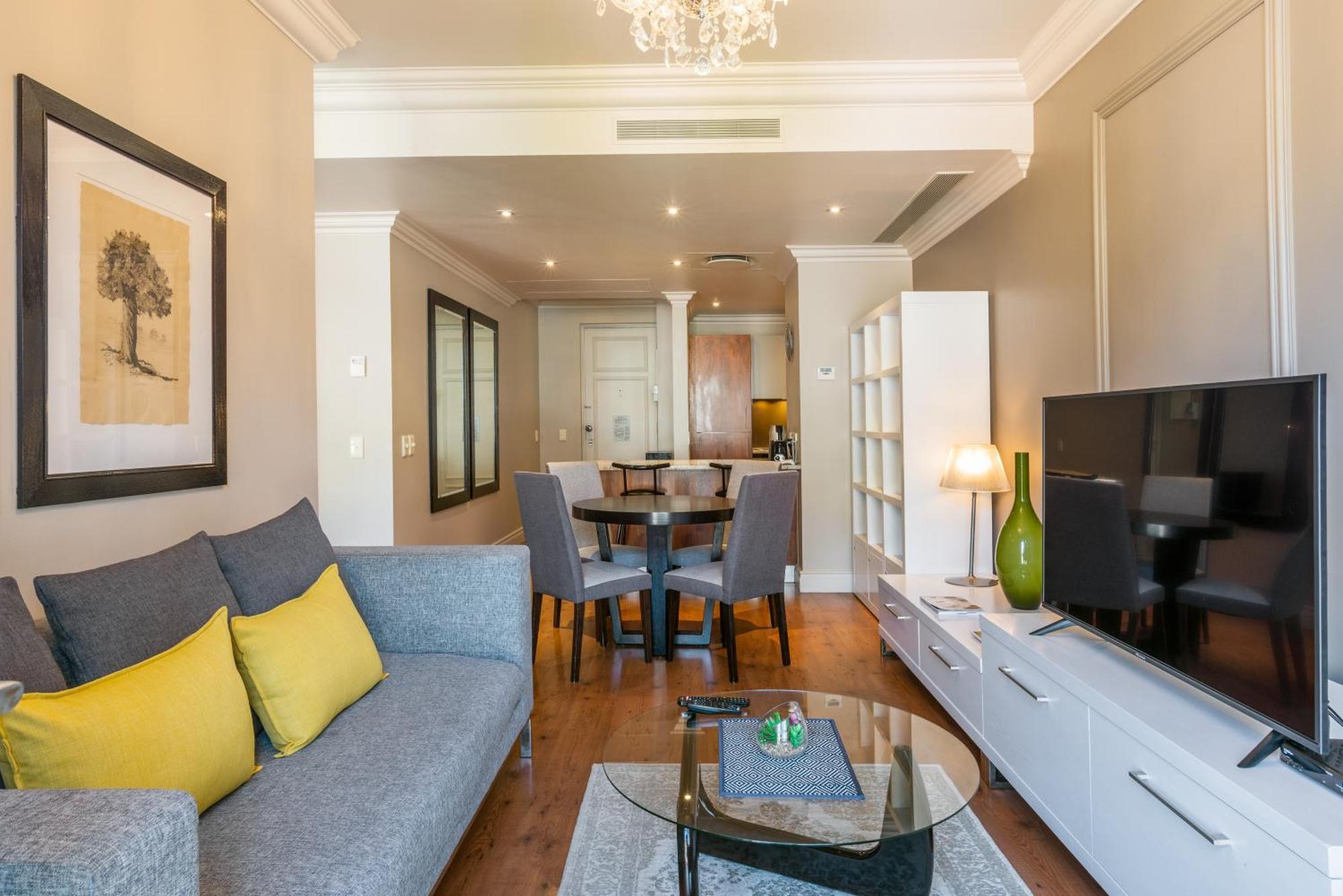 Cape Royale Luxury By Nivar Cape Town Exterior photo