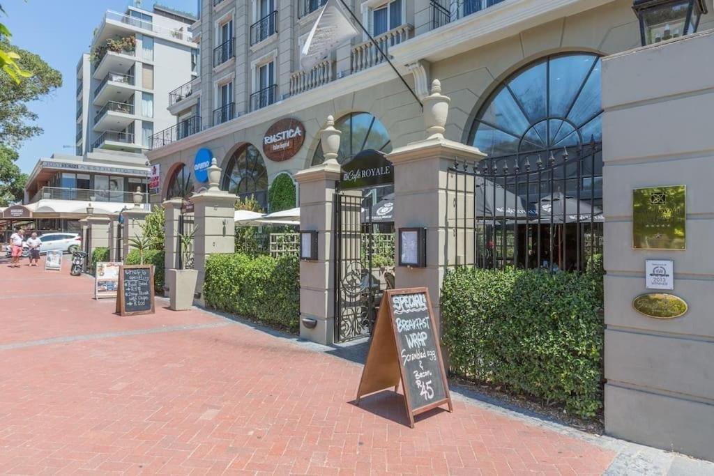 Cape Royale Luxury By Nivar Cape Town Exterior photo