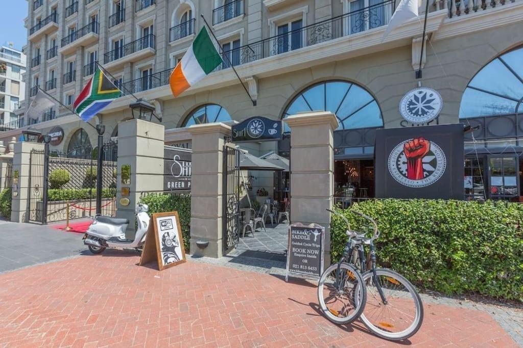 Cape Royale Luxury By Nivar Cape Town Exterior photo