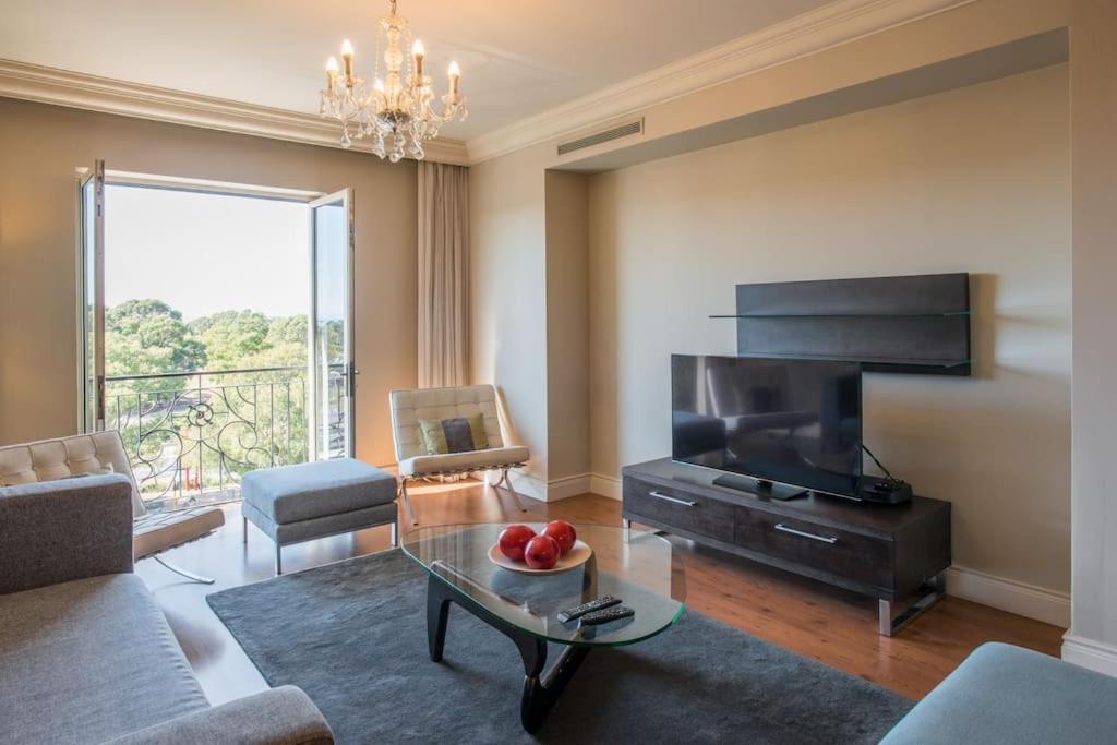 Cape Royale Luxury By Nivar Cape Town Exterior photo