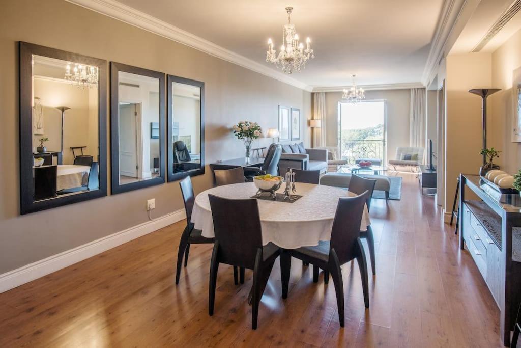Cape Royale Luxury By Nivar Cape Town Exterior photo
