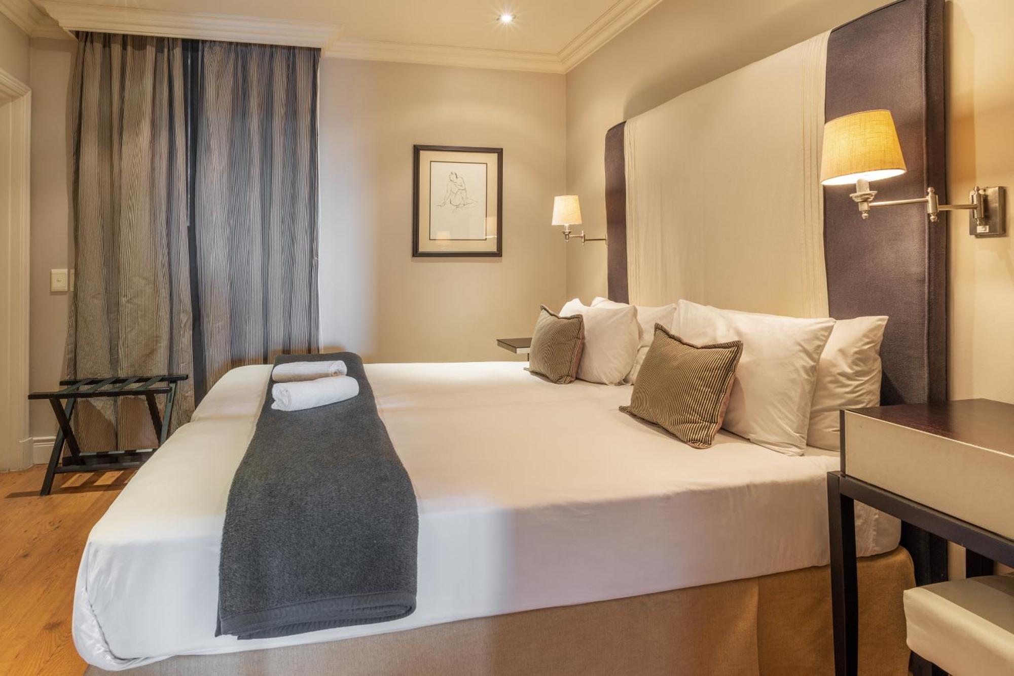 Cape Royale Luxury By Nivar Cape Town Exterior photo